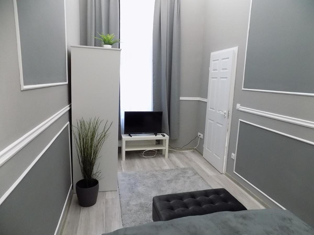 A10 Alkotmany B Apartment Budapest Extérieur photo