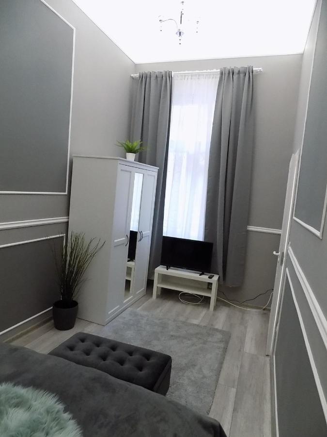 A10 Alkotmany B Apartment Budapest Extérieur photo